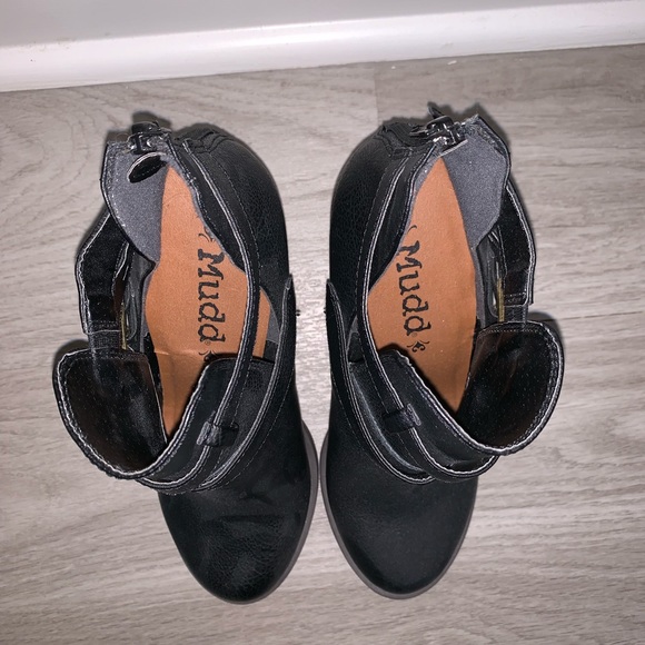 Booties - Picture 6 of 9